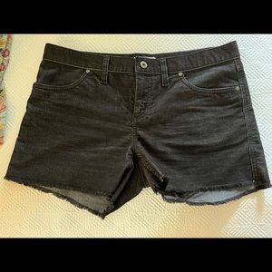 Carve Designs Oahu corduroy short - Size 6.